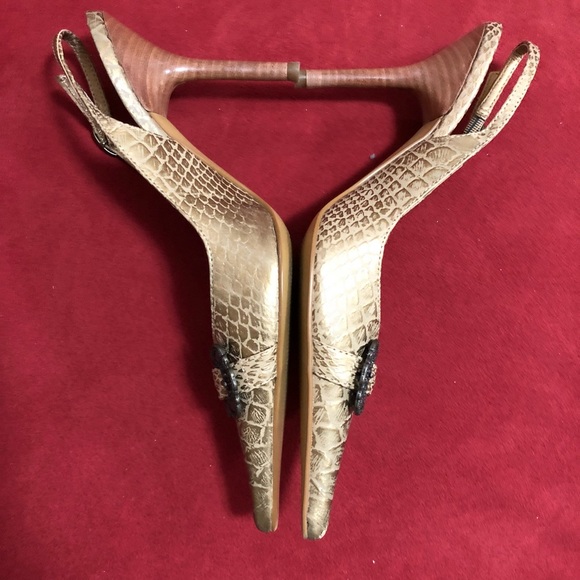 CARLOS Genuine Leather Croc Print Heels - Picture 9 of 15